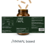 Animalbased Male Complex 240 Kapseln – offene Glasflasche, fliegende Kapseln, Etikettenrückseite, weißer Hintergrund
